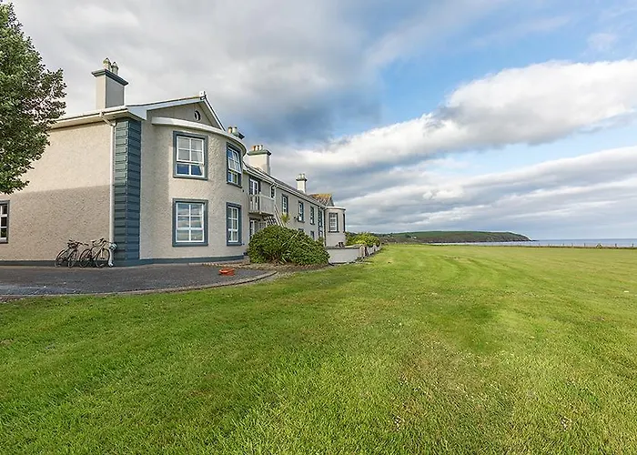 The Moat On The Greenway * Дангарван